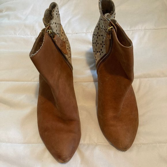 MISS ALBRIGHT SPECIALTY BOOTIES - Picture 2 of 6